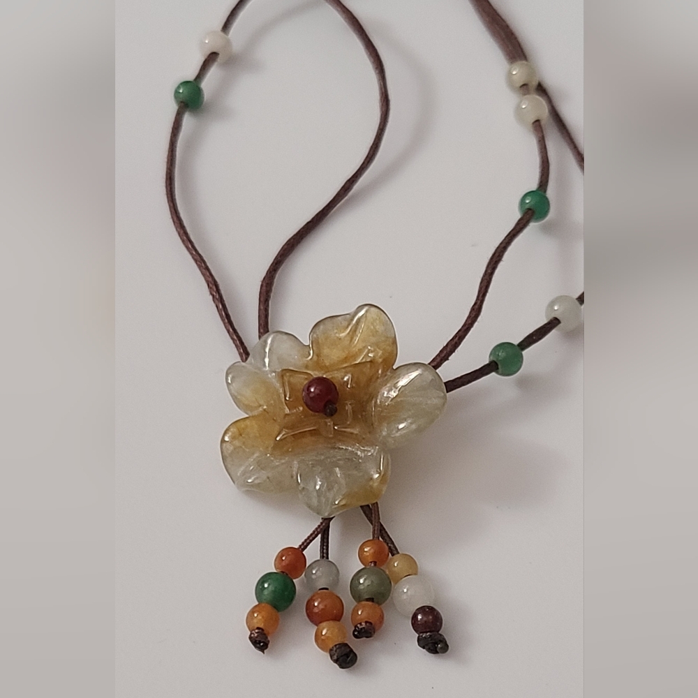 Vintage Jade Carved Flower Beaded Necklace Macrame Asian Vtg Estate Beautiful!